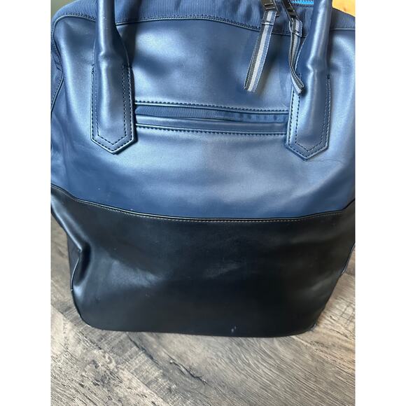lululemon happy hatha hour bag Lululemon Happy Hatha Hour Bag Inkwell / Black